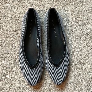 NWOT Comfortable B&W Flats Size 8.5